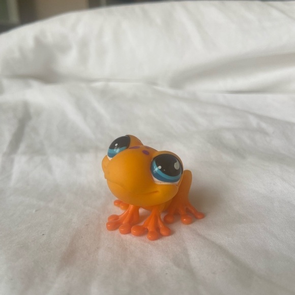Littlest Pet Shop #874 TREE FROG Orange with Purple Spots - Picture 8 of 14